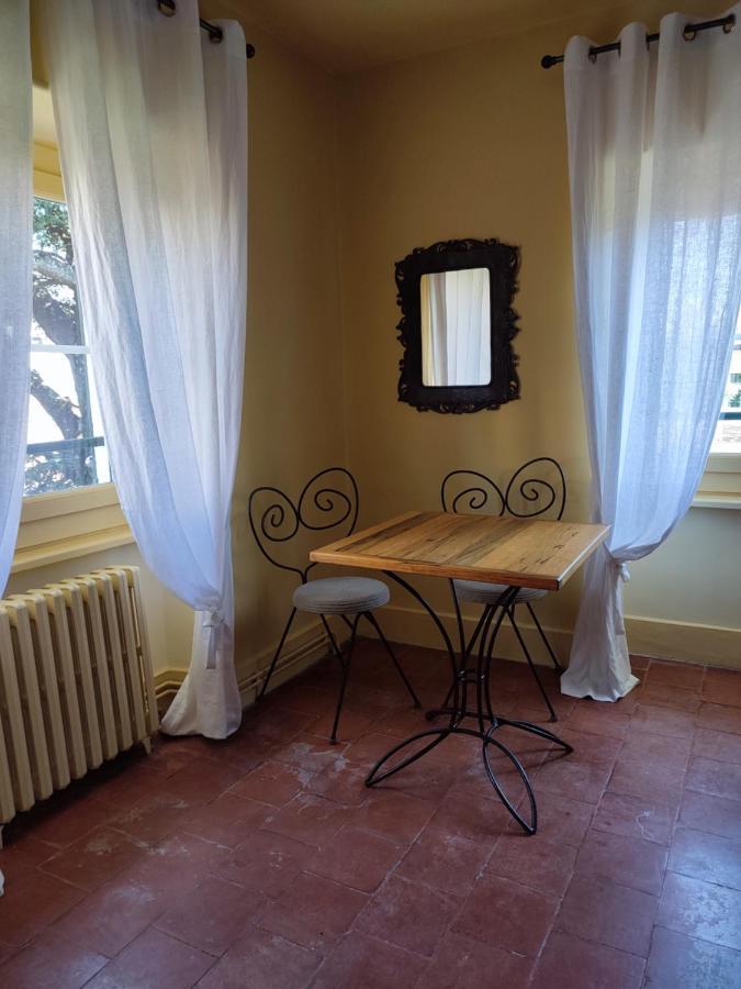 Bed and Breakfast Les Jardins De La Fontaine Alès Exterior foto